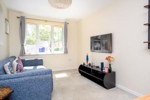 undefined, Sullivans Reach, Walton-On-Thames
