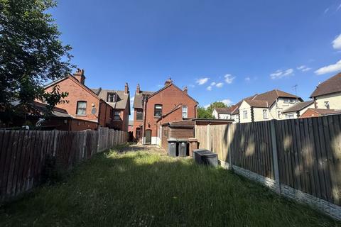 undefined, West Hill Road, Luton