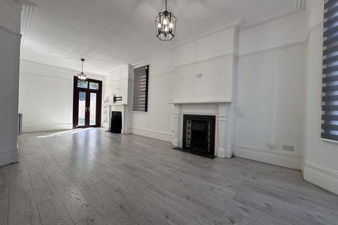 undefined, West Hill Road, Luton
