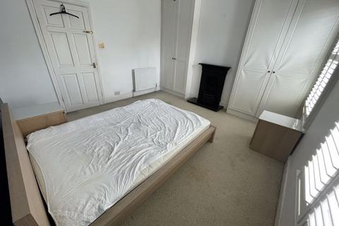 undefined, Victoria Road, Uxbridge, UB8