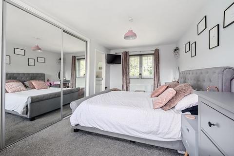 19 Flagstone Crescent, Chineham, Basingstoke, RG24 8DG
