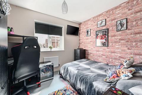 19 Flagstone Crescent, Chineham, Basingstoke, RG24 8DG