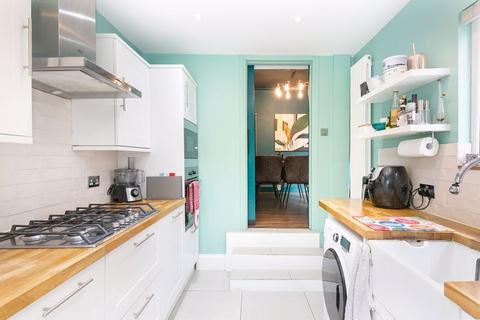 2 bedroom end of terrace house for sale, Churchill Road, South Croydon