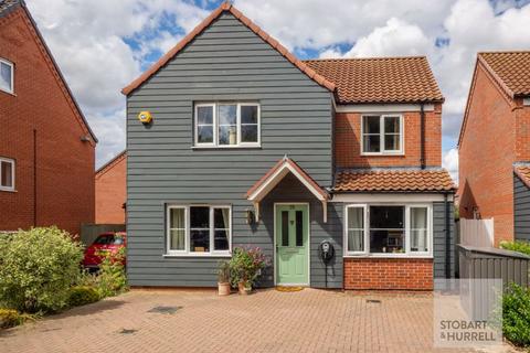 4 bedroom detached house for sale, Bartram Close, Wymondham NR18