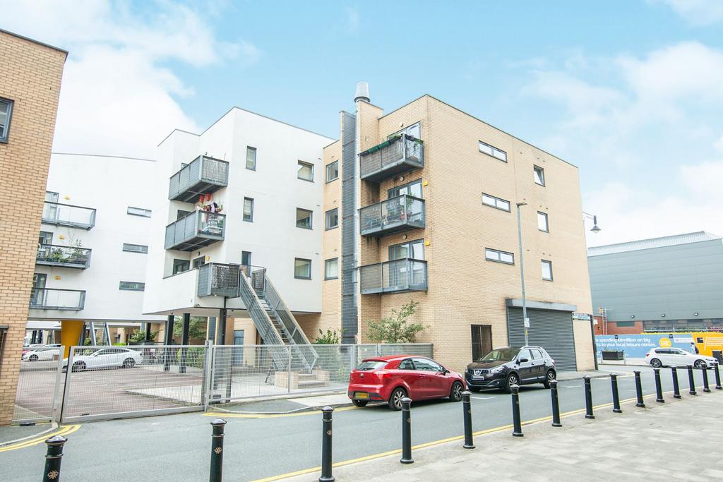 Betsham Street, Hulme, Manchester, M15 2 bed apartment - £950 pcm (£219 pw)