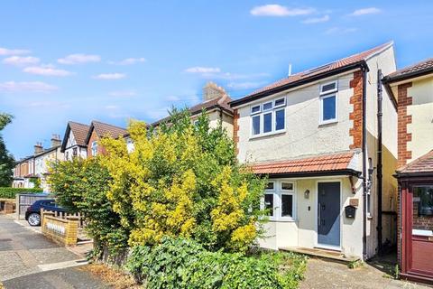 4 bedroom detached house to rent, Bond Road, Surbiton, KT6