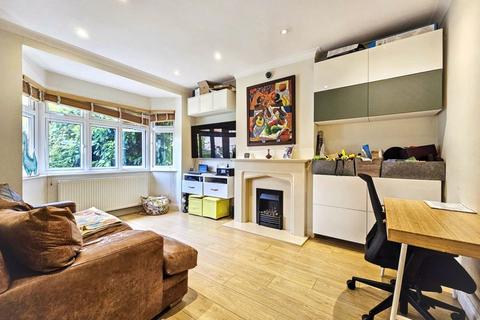 4 bedroom detached house to rent, Bond Road, Surbiton, KT6