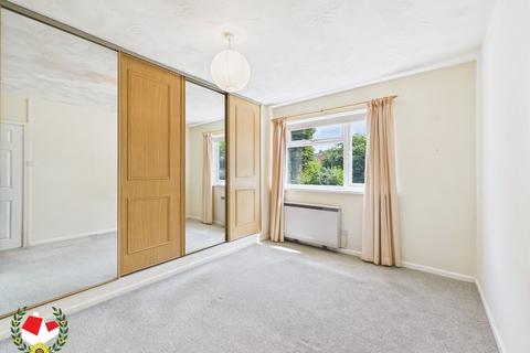 undefined, Overbrook Close, Gloucester, GL4