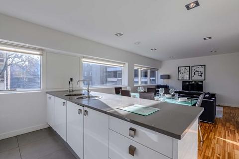 2 bedroom flat to rent, Fulham Road, London SW3