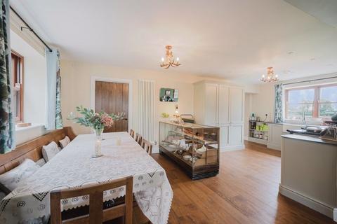 undefined, Bedale DL8