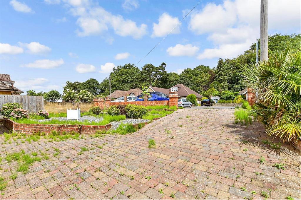 Driveway/Parking