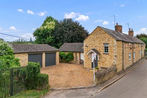 3 bedroom cottage for sale, Queen Street, Geddington, NN14