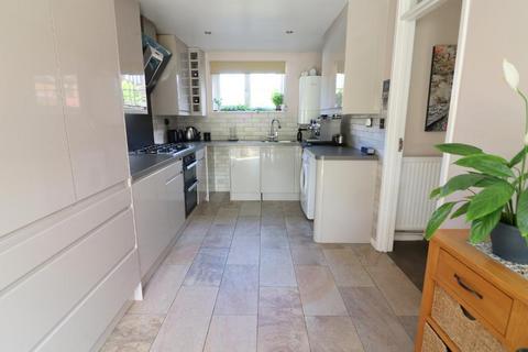 3 bedroom end of terrace house for sale, Luton LU2