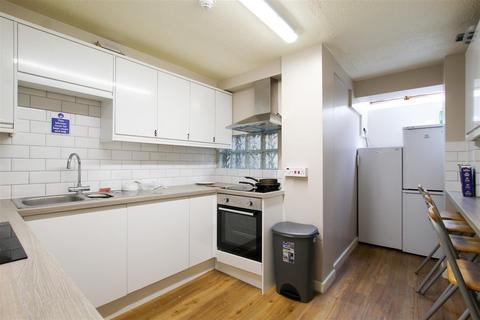1 bedroom in a house share to rent, East Road, Cambridge CB1