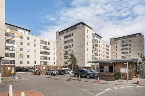 2 bedroom apartment for sale, Falcon Drive, Cardiff