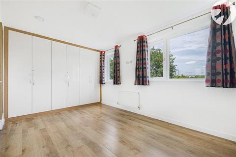 2 Vimy Drive, Dartford, DA1 5FJ
