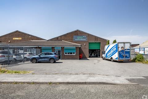 Warehouse to rent, Phoenix Ct Stockport SK4 1PQ