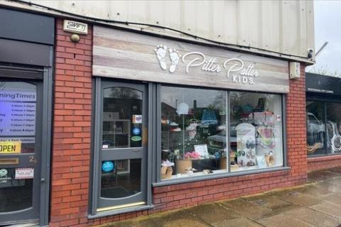Retail property (high street) to rent, 1 Thomas St Oldham OL4 5BT
