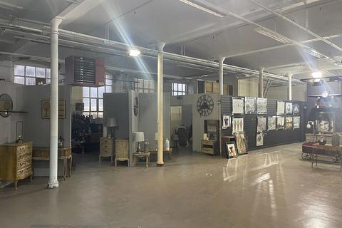 Warehouse to rent, Fitton St Oldham OL2 5JX