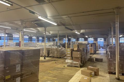 Warehouse to rent, Fitton St Oldham OL2 5JX