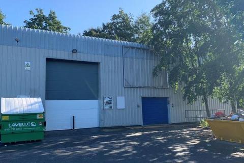 Warehouse to rent, Bower St Oldham OL1 3LN