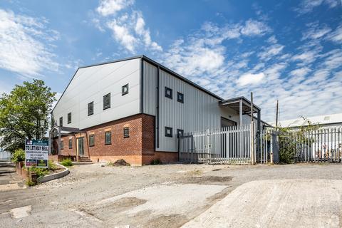 Warehouse to rent, 230-234 Briscoe Ln Manchester M40 2XG