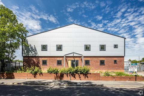 Warehouse to rent, 230-234 Briscoe Ln Manchester M40 2XG