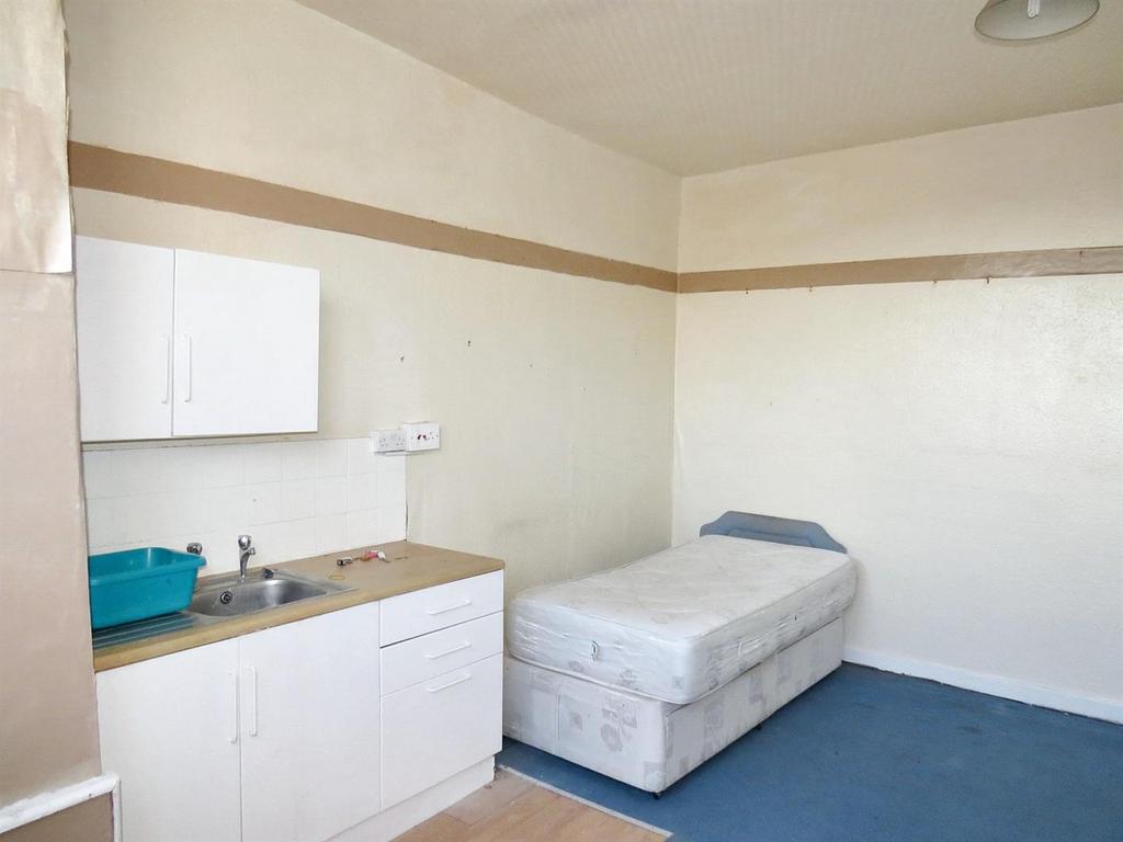 Room 6.jpeg