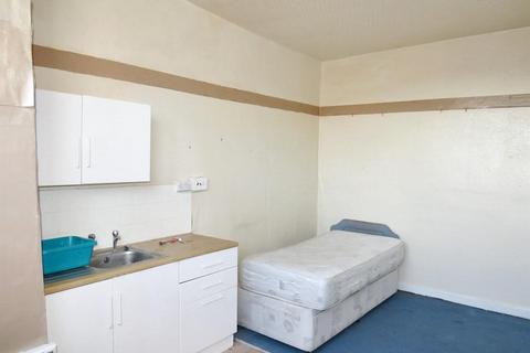 1 bedroom flat to rent, Waterloo Road, Blackpool, FY4