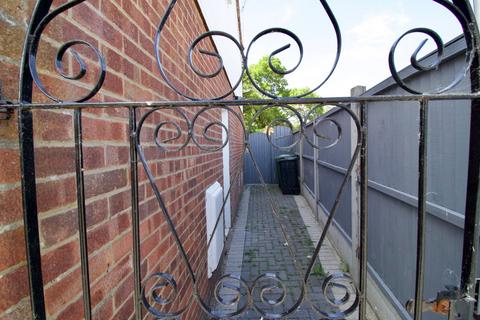 3 bedroom end of terrace house for sale, Rectory Road, Pitsea SS13