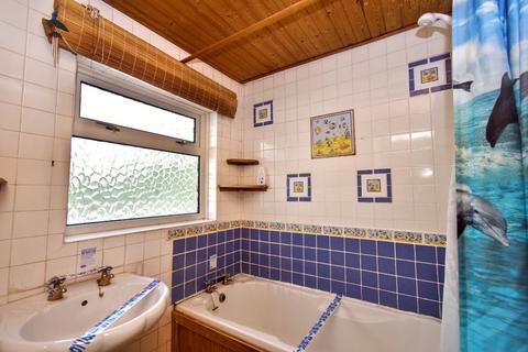 2 bedroom flat for sale, Burwood, Bow, Crediton