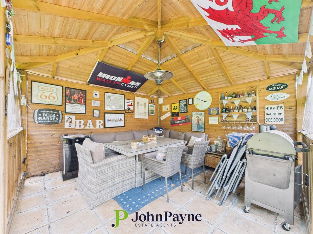 Garden Bar