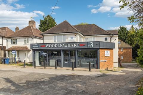 2 bedroom maisonette for sale, Station Road, Amersham, Bucks, HP7