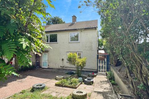 3 bedroom semi-detached house for sale, Lymington Drive, West Yorkshire BD4