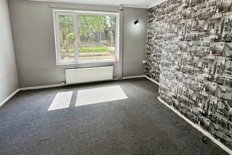 3 bedroom semi-detached house for sale, Lymington Drive, West Yorkshire BD4
