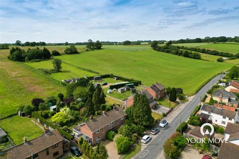 14 Hillside, Mendham, Harleston, IP20 0JF