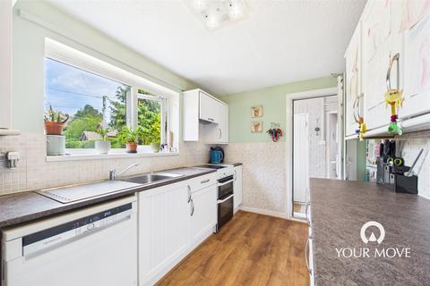 14 Hillside, Mendham, Harleston, IP20 0JF