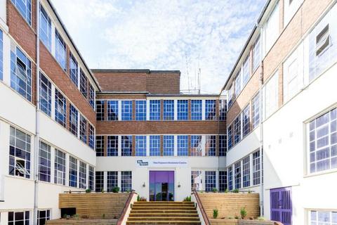 Office to rent, Pixmore Ave Letchworth Garden City SG6 1JG