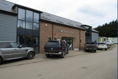 Distribution warehouse to rent, Shefford Rd Shefford SG17 5PL