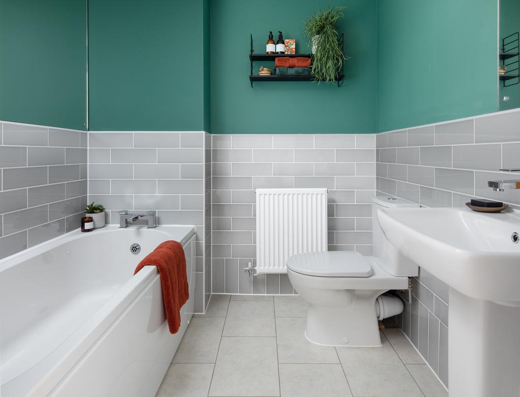 Family bathroom in the Haversham 4 bedroom home