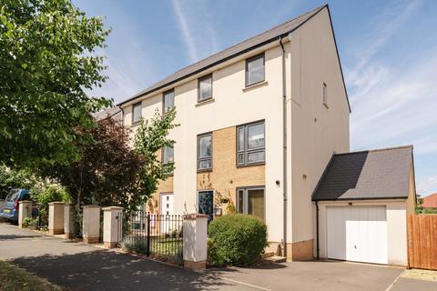 4 bedroom semi-detached house for sale