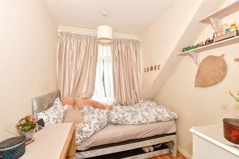 25 Anglesey Close, Crawley, RH11 9HG