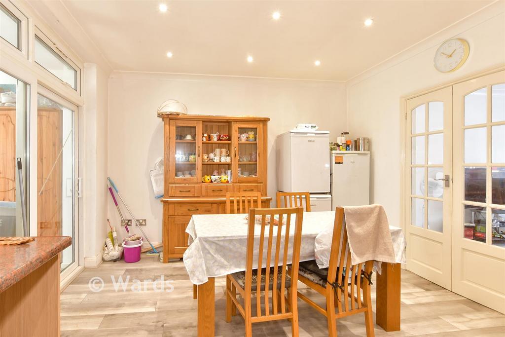 Kitchen/Dining Area