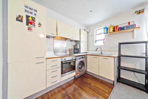 2 bedroom apartment for sale, Uxbridge Road, London
