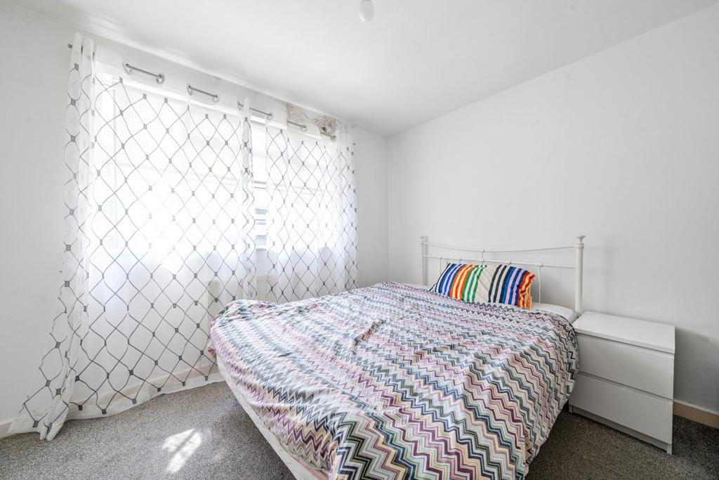 1302612-9-683d906...