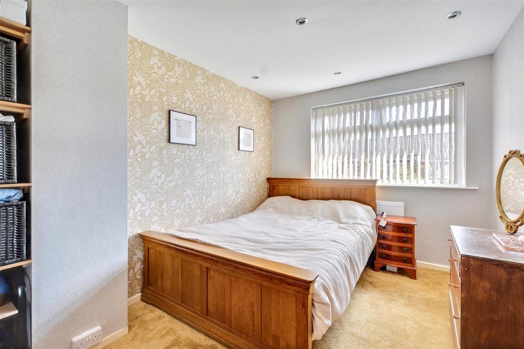 Bedroom 1 1.jpeg