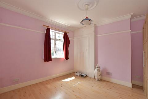 13 Marmion Close, London, E4 8EN