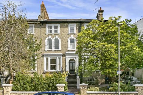 4 bedroom flat for sale, Crescent Road, Kingston Upon Thames KT2