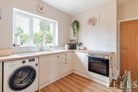 15 Woolsbridge Road, St Leonards, Ringwood, BH24 2LP