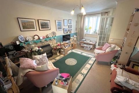 18 Bramble Drive, Chippenham, SN15 3PH
